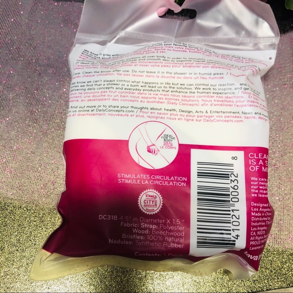 Daily Concepts MASSAGE BRUSH - Picture 3 of 11